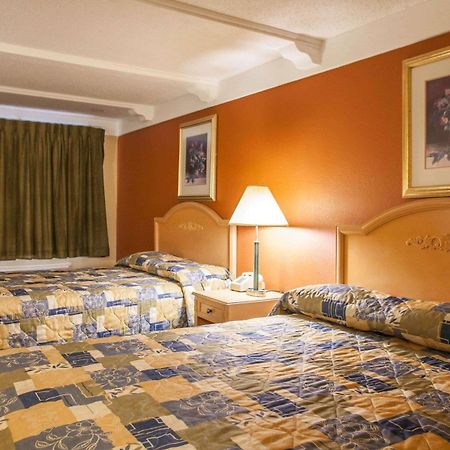 Relax Inn Saint Charles Εξωτερικό φωτογραφία